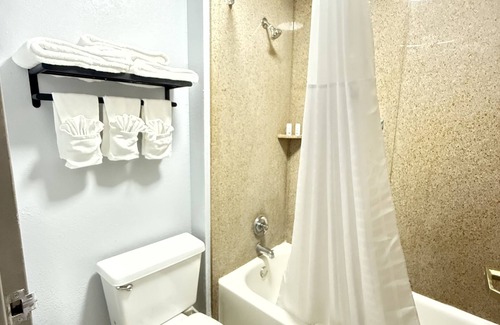 Tallahassee Hotel | Baymont by Wyndham Tallahassee