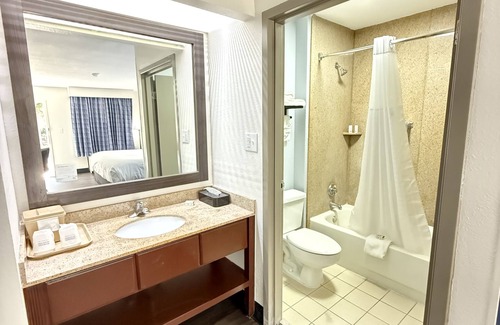 Tallahassee Hotel | Baymont by Wyndham Tallahassee