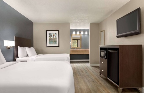 Wilmington Hotel | Baymont by Wyndham Wilmington