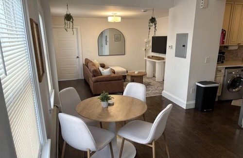 Bayonne Apartment | Bayonne 2BR: 15 Min to NYC, Pets OK, Parking Available