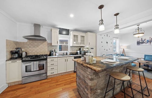 Bayonne Apartment | "Bayonne Escape - Free Parking & NYC Nearby"