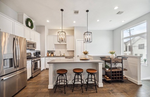 Washington Ave./ Memorial Park House | Bayou Houstonian: Heights + Galleria + Memorial Park + Med Center + Fun