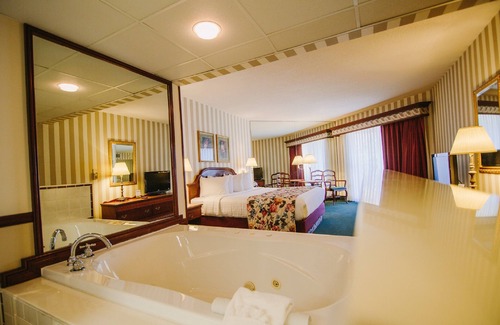 Traverse City Hotel | Bayshore Resort