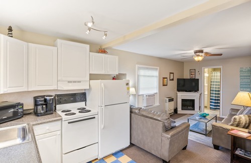 Sodus Point Cottage | Bayside Getaway 2 bdrm cottage with bay view
