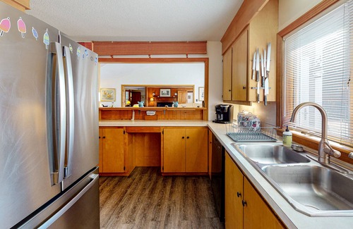 Falmouth Foreside House | Bayside House Near Portland with Water Views, Fast WiFi, & Patio - Dogs OK