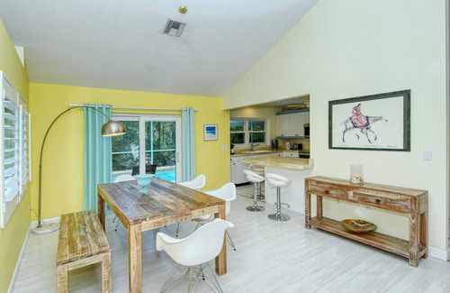 Laurel House | Bayside Paradise, 3BR, 2.5 Bath, private heated pool, close to beaches