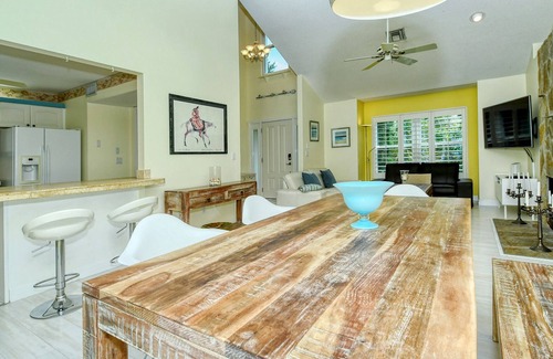 Laurel House | Bayside Paradise, 3BR, 2.5 Bath, private heated pool, close to beaches