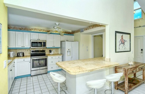 Laurel House | Bayside Paradise, 3BR, 2.5 Bath, private heated pool, close to beaches