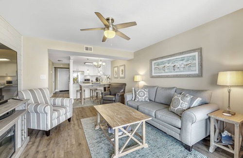Gulf Shores Condo | Bayside Relaxation | Docks, Outdoor Pool Gulf Shores | My Beach Getaways