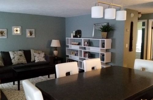 Elk Rapids Cottage | ~Bayside Retreat ~ Cozy Carriage House In The Heart Of Elk Rapids