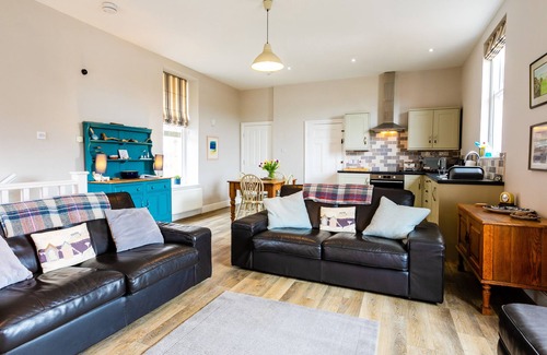 Alnmouth House | BAYSYDE, pet friendly, country holiday cottage in Alnmouth
