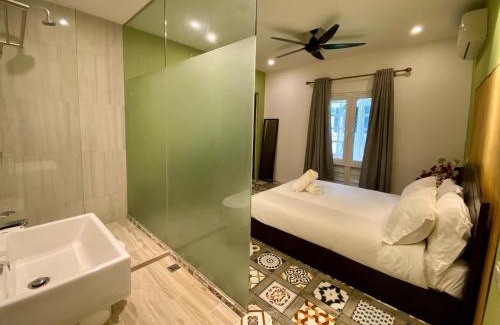 Tanjung Bungah Hotel | Bayu Bayu Hotel by Soft Loft