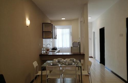 Batu Ferringhi Apartment | Bayu Emas Apartment by Wellington Resorts