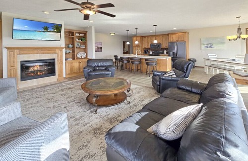 Arnolds Park Condo | Bayview Sunset Escape at the Lake