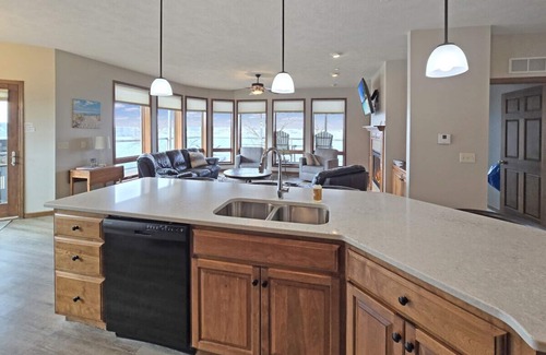 Arnolds Park Condo | Bayview Sunset Escape at the Lake