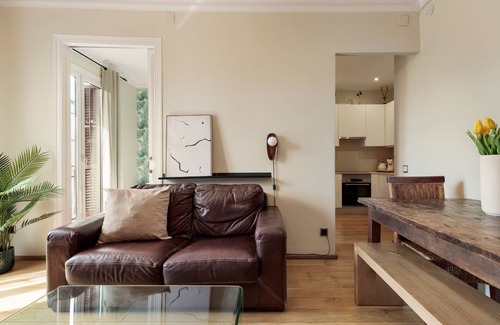 Esquerra de l'Eixample Apartment | BC0PG001DO - DONNA - Three Bedroom Apartment, Sleeps 5