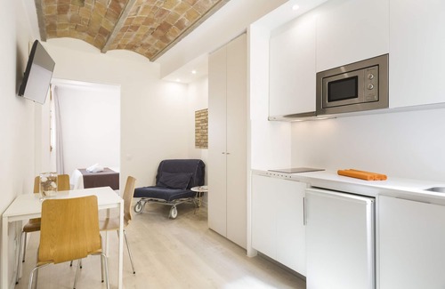 El Baix Guinardo Apartment | BcnStop Sagrada Familia Apartments