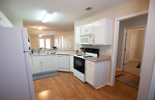 Augusta Condo | 🌻 Be Home | spacious condo w/parking 🌻