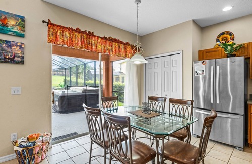 West Kissimmee House | Be-Our-Guest Home! 7 bdrm incl. 5 King beds, Private POOL, 15 minutes to Disney!