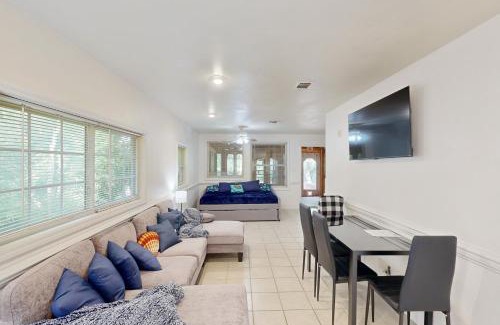 Pass Christian House | Bea's Fish Camp In The Pass