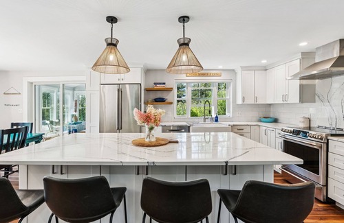 Kennebunk House | BEACH! 4Bdrm-Fire pit/patio/outdoor shower!