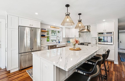 Kennebunk House | BEACH! 4Bdrm-Fire pit/patio/outdoor shower!