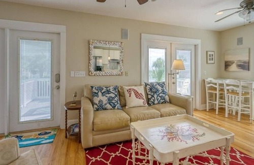 Oceanmarsh Subdivision House | Beach Access at end of driveway, all Harbor Island Amenities