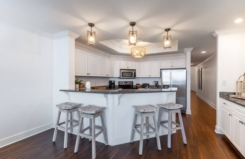 Ono Island Condo | Beach all DAY! ! Lazy river. Gulf front .3 bed/4bath Executive Class Luxury