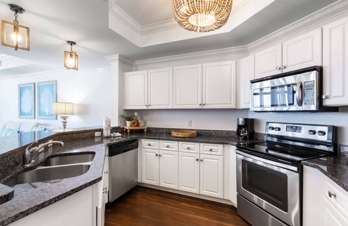 Ono Island Condo | Beach all DAY! ! Lazy river. Gulf front .3 bed/4bath Executive Class Luxury