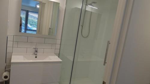 Beach Haven Apartment | Beach and View 2Bdrm apt 75mtrs to beach with sunsets to die for
