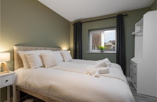 Thornton-Cleveleys Apartment | Beach Apartment - 2 Bedrooms Free WiFi Parking