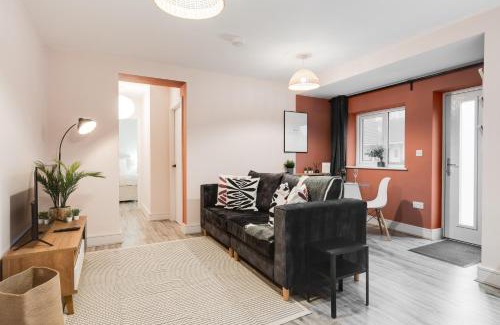 Thornton-Cleveleys Apartment | Beach Apartment - 2 Bedrooms Free WiFi Parking