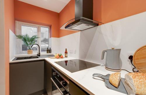 Thornton-Cleveleys Apartment | Beach Apartment - 2 Bedrooms Free WiFi Parking
