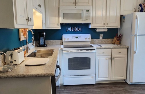Ocean Isle Beach Condo | Beach at Your Feet! 2 bdrm, 1.5 bath Oceanfront Condo complex W/beachside Pool