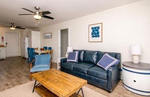 Surf City House | Beach Barn - Nice 5BR Oceanfront Home in Heart of Surf City
