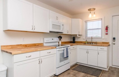 Surf City House | Beach Barn - Nice 5BR Oceanfront Home in Heart of Surf City