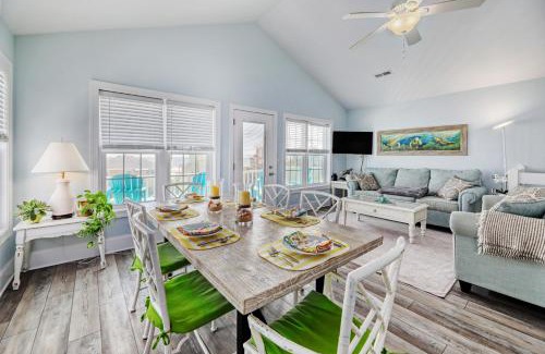 Surf City House | Beach Bliss- 4BR - Beach Access - Kayak - WI-FI home