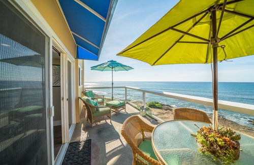 Ocean Beach Condo | Beach Bliss Haven and beachfront Beauty with two parking spaces