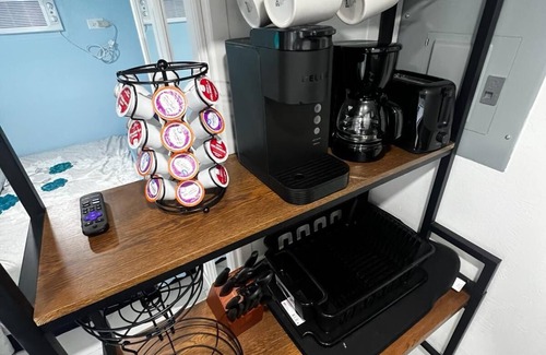 Lake Ridge Apartment | Beach Bliss Studio 5 minutes to beach