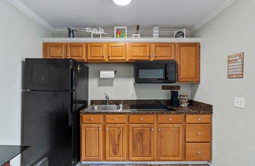 Flagler Beach Apartment | Beach Bliss Walk to Sand and Waves