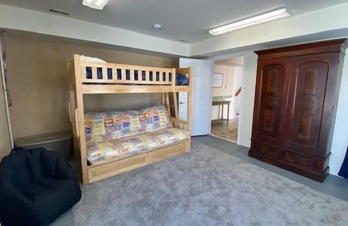 Sea Isle City House | Beach block, center of town has it all!