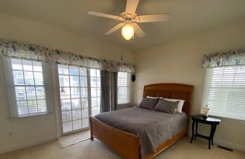 Sea Isle City House | Beach block, center of town has it all!