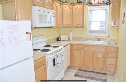 Cape May - Wildwood Condo | Beach Block, North Wildwood: Heated Pool