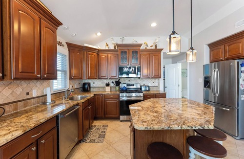 Sea Isle City House | BEACH BLOCK +Ocean Views! Weekend at Bernie's-5BR/3.5BA, Parking, Prime Location