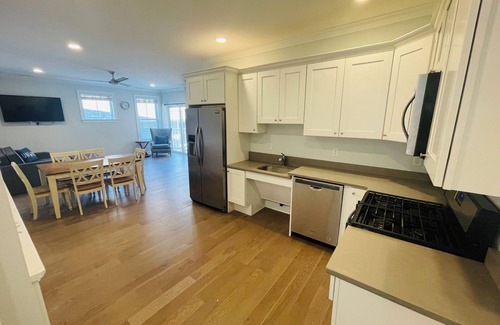 Townsend's Inlet Condo | Beach Block Southend of Sea Isle The Cove