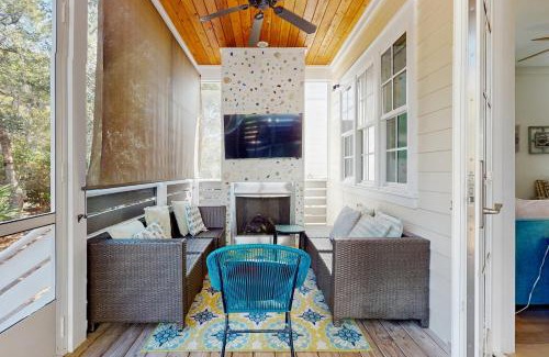 Lakeside at Blue Mountain Beach House | Beach Bordeaux