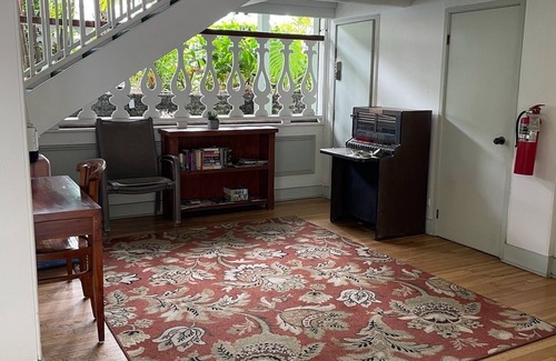Kailua-Kona Condo | Beach Bungalow Condo in Kona - New Remodel with 3 Beds & Sleeps 4 + Pool