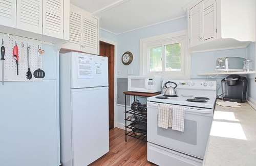 Rockport House | Beach Bungalow: Long Beach Cottage