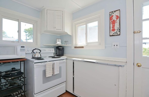 Rockport House | Beach Bungalow: Long Beach Cottage