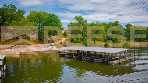 Lake Ozark House | Beach Cabin #3